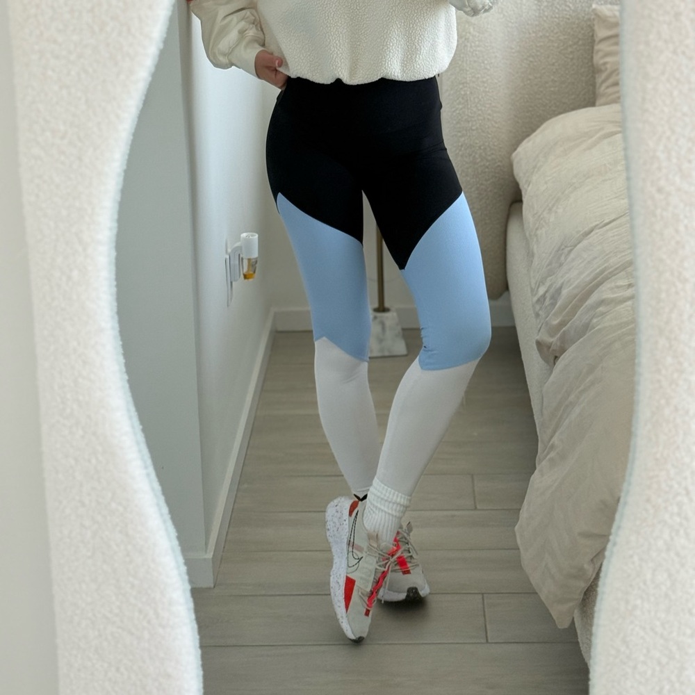 Leggings. Size S. Onzie brand. Like New.